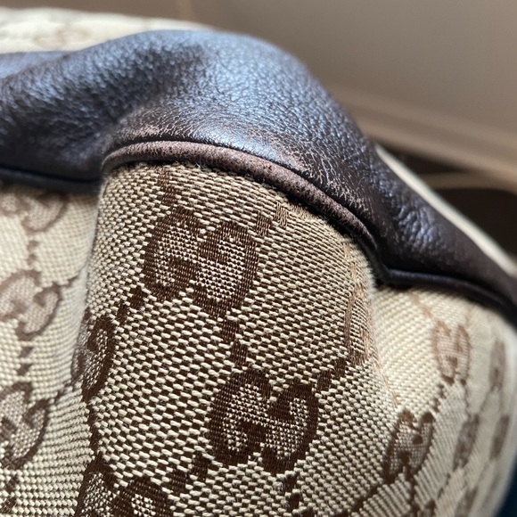 Large GUCCI GG Canvas Shoulder Bag - Picture 8 of 16